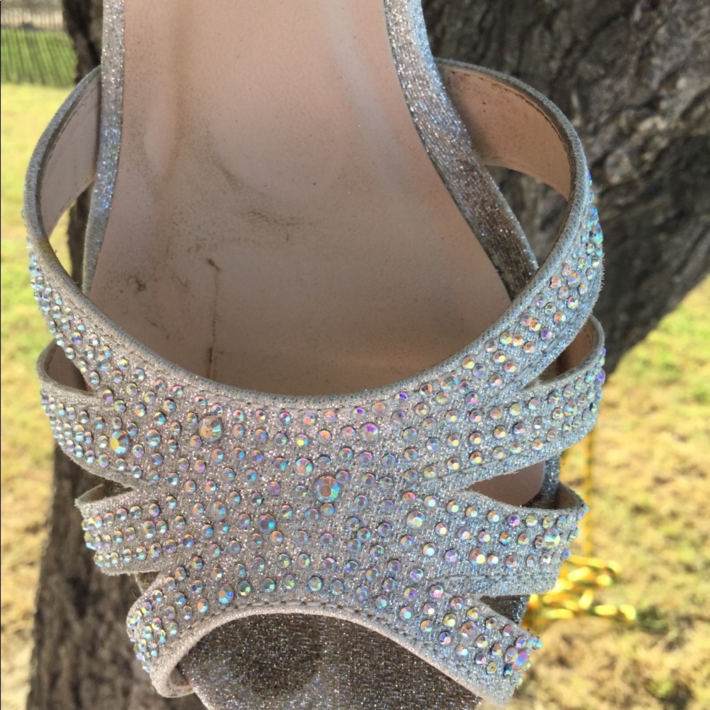 Heels - Picture 4 of 4